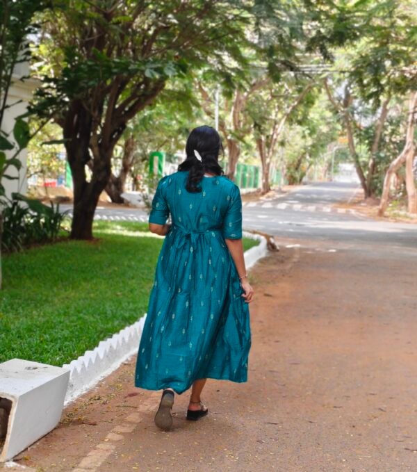 IMG_20260607_092112.jpg ARURA Raw Silk Maternity Maxi (Peacock Green)